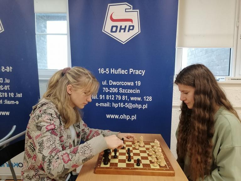 Gra w szachy alternatywą dla smartfona – rozgrywki szachowe w HP w Szczecinie i OSiW-ie w Stargardzie