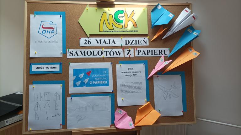 Dzień samolotów z papieru w Sandomierzu