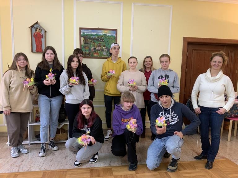 Wielkanocne spotkanie z tradycją – warsztaty twórczego rękodzieła w ECKiW OHP w Roskoszy