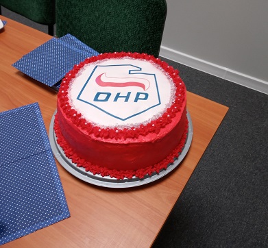 Zdjęcie nr 1. Tort z logo OHPa